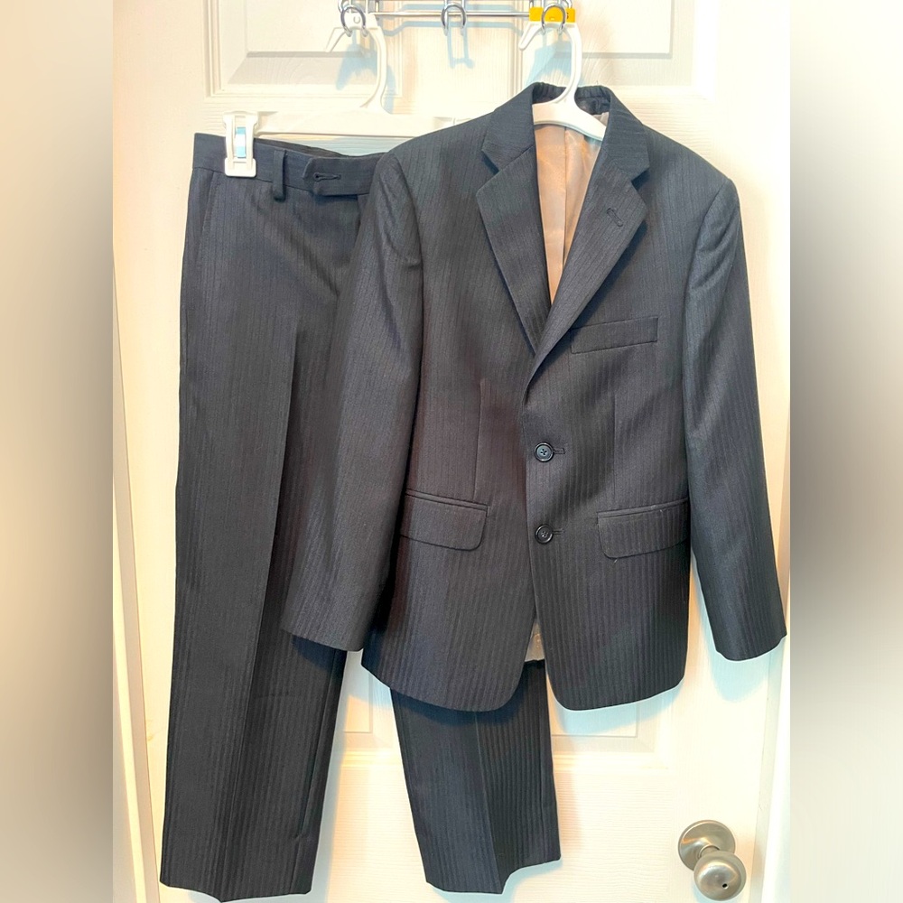 Michael Kors, boys suit, blazer and pants, size boys 8 regular, dark navy